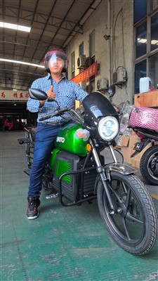 Добре дошли да тествате електрическия мотоциклет на моята фабрика